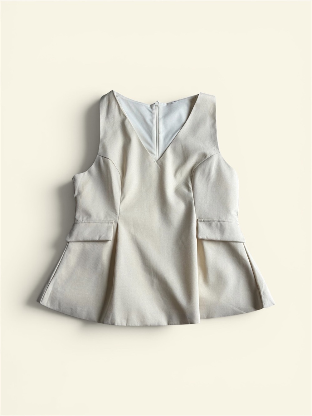 Commense Cream Structured Peplum Top V-Neck Sleeveless Flap Pocket Detail Size L